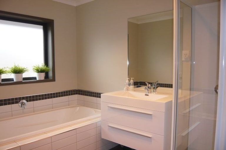 Photo of property in 3 Trauzer Place, Flagstaff, Hamilton, 3210