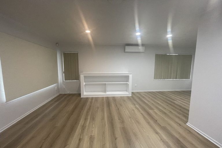 Photo of property in 110 Gloucester Road, Manurewa, Auckland, 2102