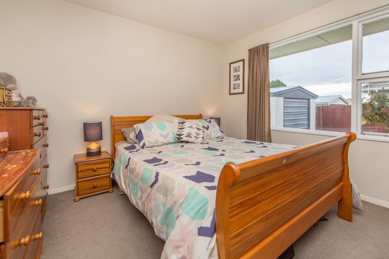 Photo of property in 25 Maces Road, Bromley, Christchurch, 8062