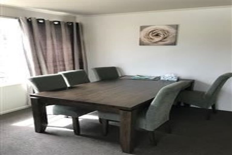 Photo of property in 33 Keegan Drive, Massey, Auckland, 0614