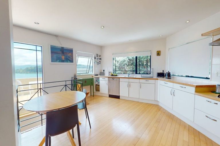 Photo of property in 79u2 Grafton Road, Roseneath, Wellington, 6011