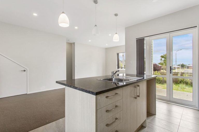 Photo of property in 87 Grove Road, Papakura, 2110