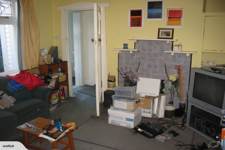 Photo of property in 12 Tanera Crescent, Brooklyn, Wellington, 6021