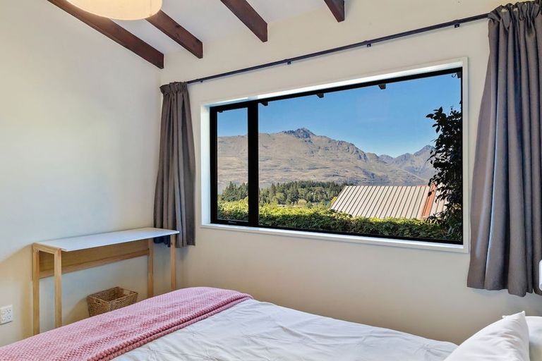 Photo of property in 10/14 Malaghan Street, Queenstown, 9300
