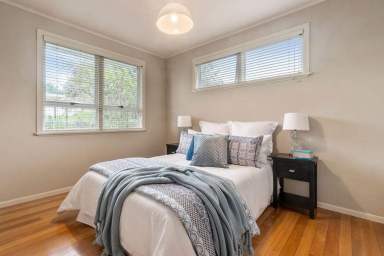 Photo of property in 60 Taipari Road, Te Atatu Peninsula, Auckland, 0610