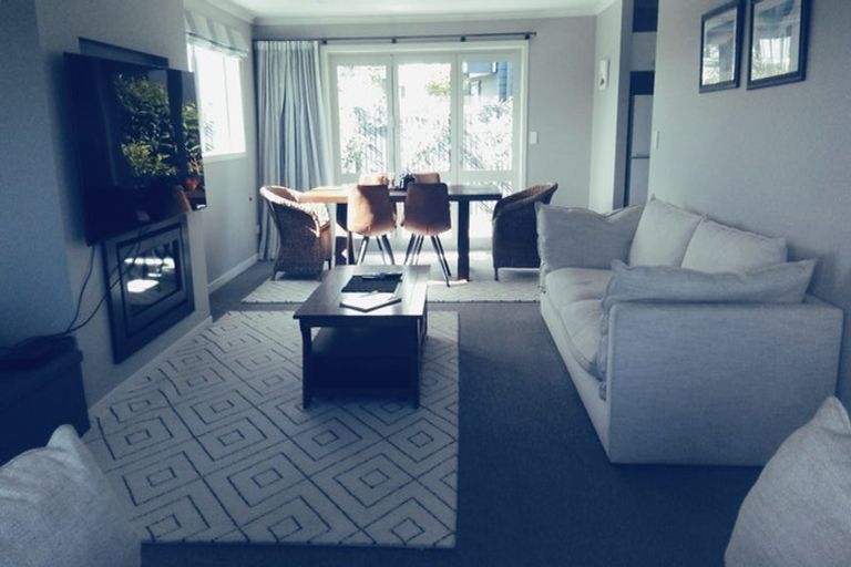Photo of property in 46 Plescher Crescent, Leamington, Cambridge, 3432