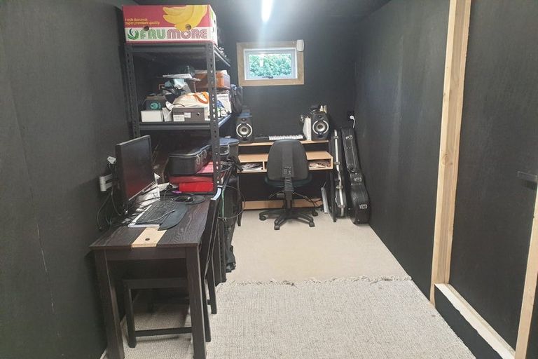 Photo of property in 190 Mitchell Street, Brooklyn, Wellington, 6021