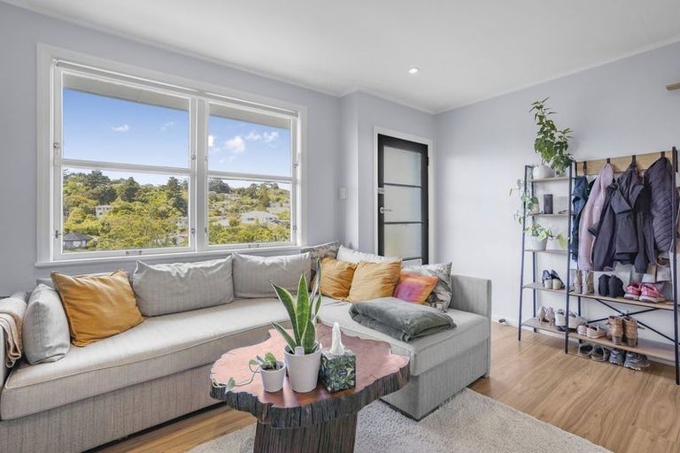 Photo of property in 113a Newlands Road, Newlands, Wellington, 6037