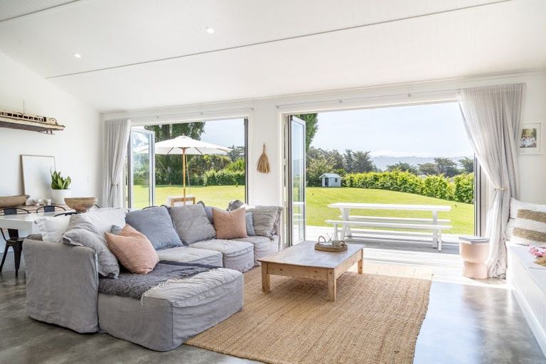 Photo of property in 194 Wood Street, Woodside, Greytown, 5794