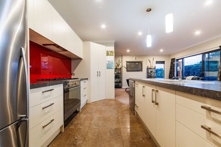 Photo of property in 23 Galea Grove, Kelvin Grove, Palmerston North, 4414
