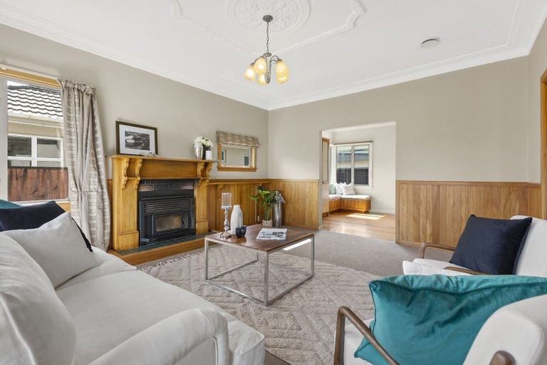 Photo of property in 121 Govett Avenue, Frankleigh Park, New Plymouth, 4310