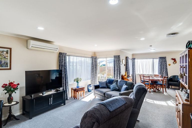 Photo of property in 4 Blythfield Place, Taradale, Napier, 4112