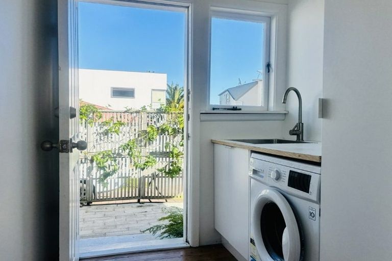 Photo of property in 4a Valley Road, Mount Maunganui, 3116