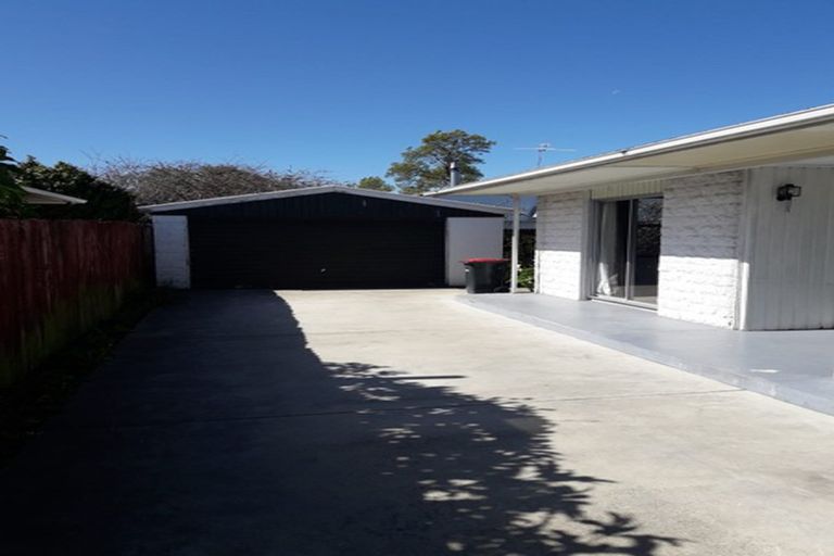 Photo of property in 33 Guinness Crescent, Ilam, Christchurch, 8041