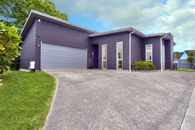 Photo of property in 97a Konini Road, Titirangi, Auckland, 0604