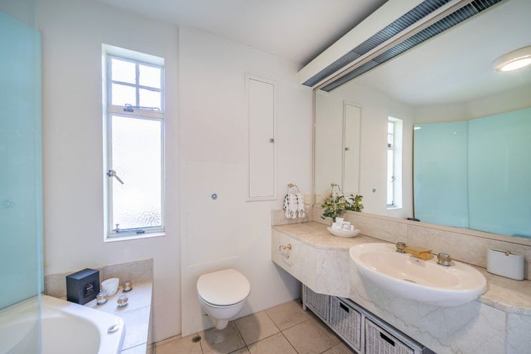 Photo of property in 4/154 Oriental Parade, Oriental Bay, Wellington, 6011