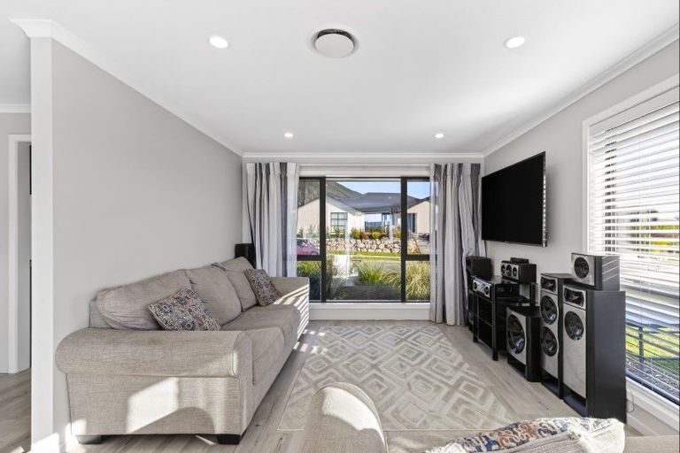 Photo of property in 14 Huntaway Close, Stoke, Nelson, 7011