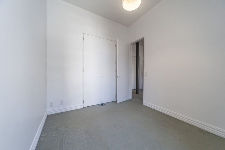 Photo of property in Columbia Apartments, 32u5 Cuba Street, Te Aro, Wellington, 6011