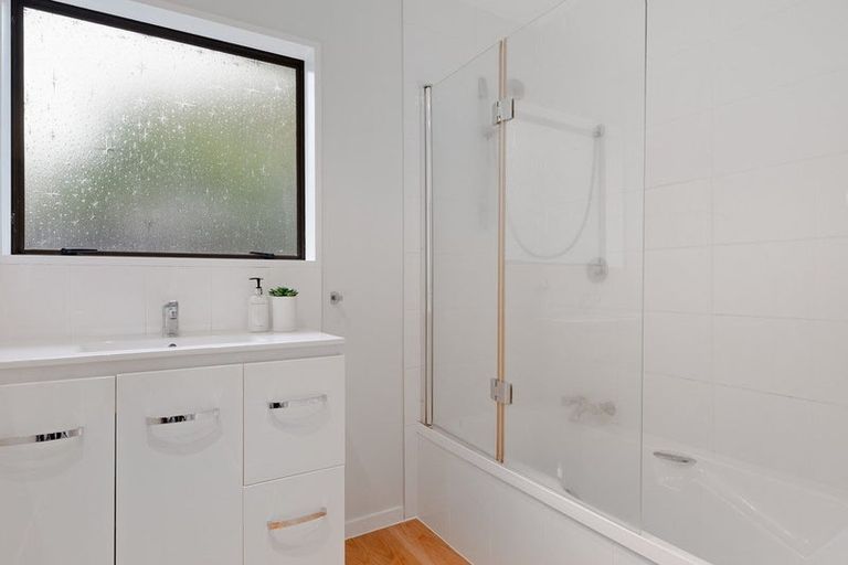 Photo of property in 15b Meadowland Street, Matua, Tauranga, 3110