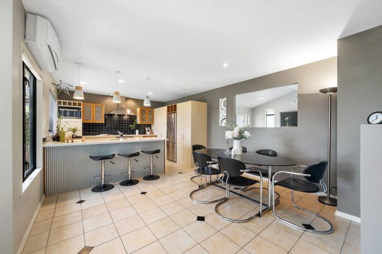 Photo of property in 27 Lansell Drive, East Tamaki Heights, Auckland, 2016