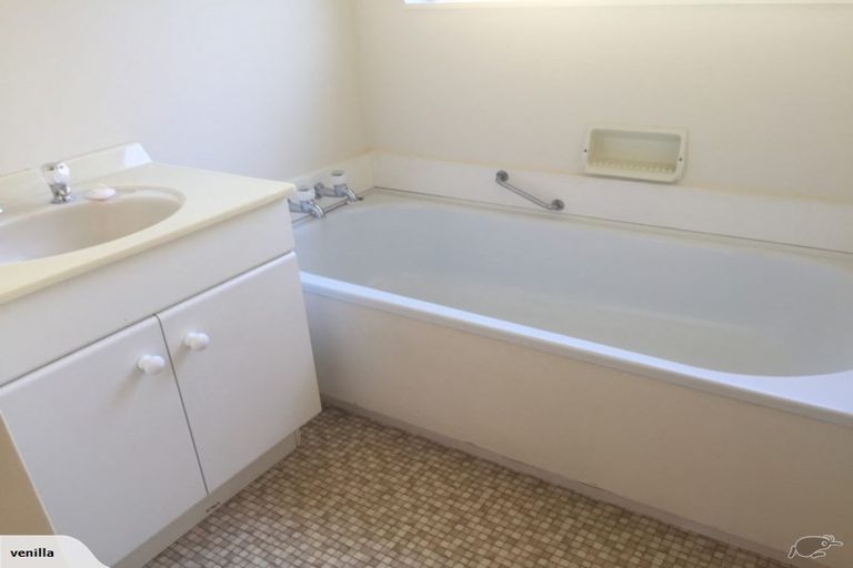 Photo of property in 6a Makatote Grove, Churton Park, Wellington, 6037