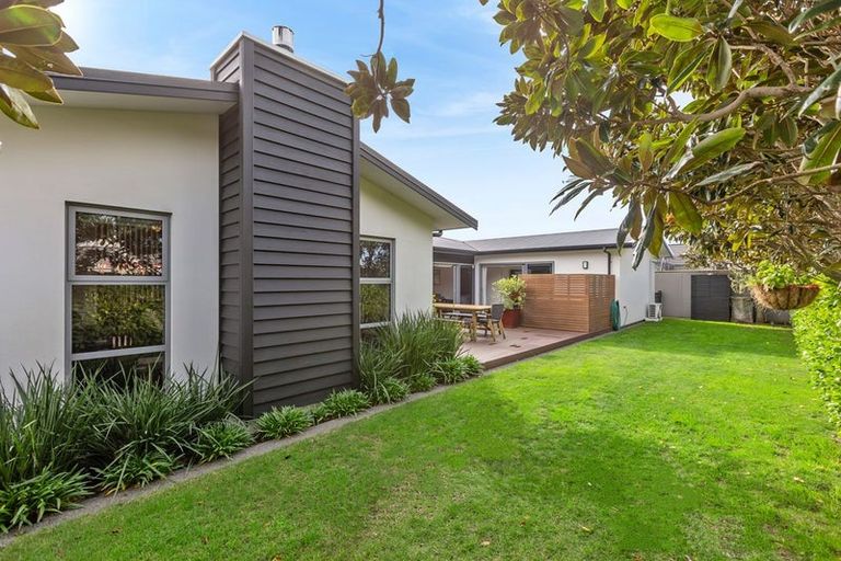 Photo of property in 4 Wentworth Lane, Waiwhakaiho, New Plymouth, 4312