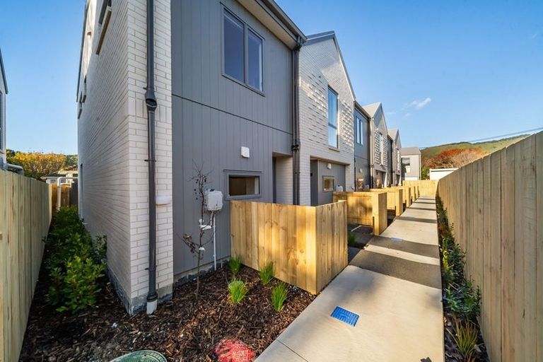 Photo of property in 31-33 Chapman Crescent, Naenae, Lower Hutt, 5011