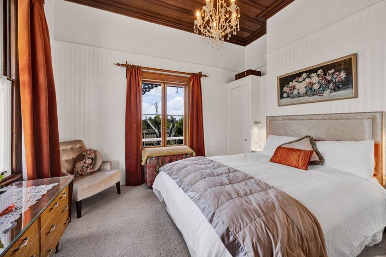 Photo of property in 416 Frankley Road, Hurdon, New Plymouth, 4310