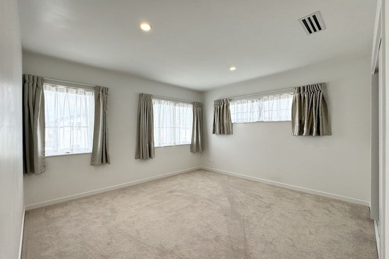 Photo of property in 36 Greenfinch Road, Hobsonville, Auckland, 0616