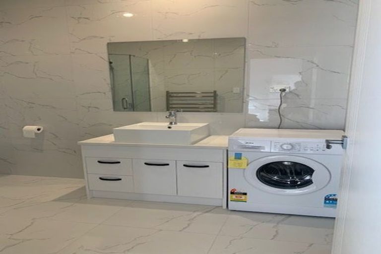 Photo of property in 2 Lavey Road, Flat Bush, Auckland, 2019