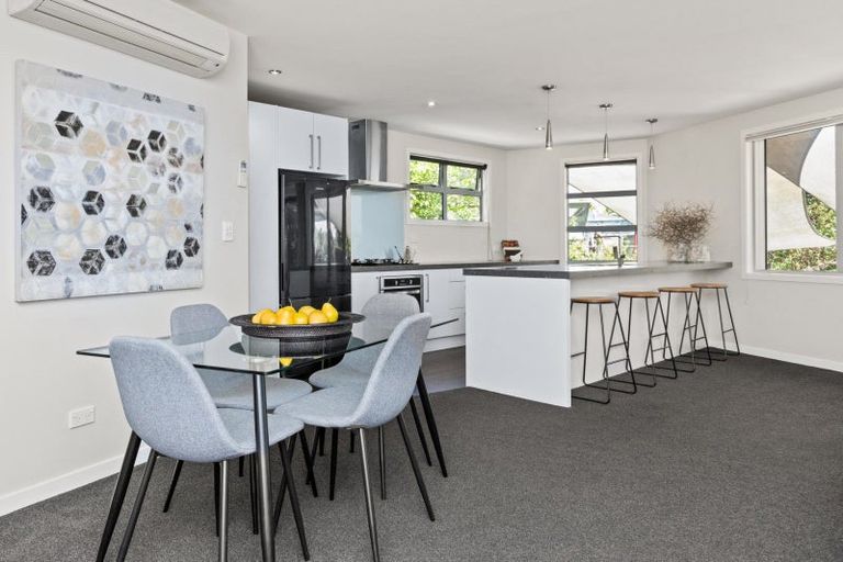 Photo of property in 9a Saint Hill Lane, Havelock North, 4130