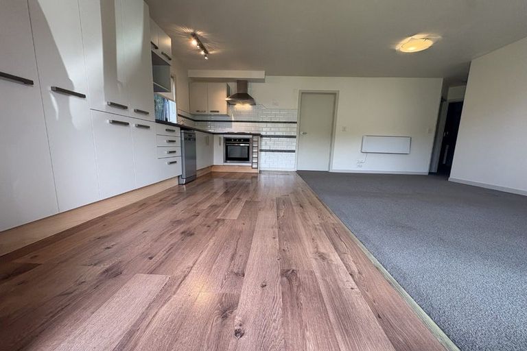Photo of property in 28 Kate Sheppard Avenue, Torbay, Auckland, 0630