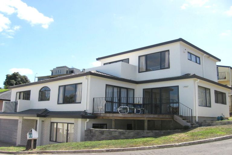 Photo of property in 27 Mariners View Road, Beach Haven, Auckland, 0626