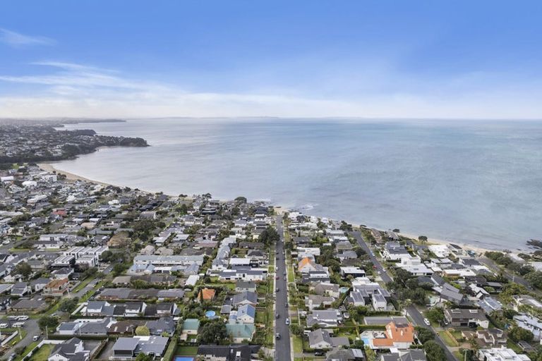 Photo of property in 16 Ocean View Road, Milford, Auckland, 0620