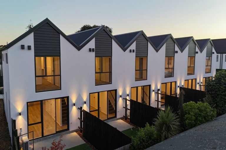 Photo of property in 9/29 Main Road South, Sockburn, Christchurch, 8042