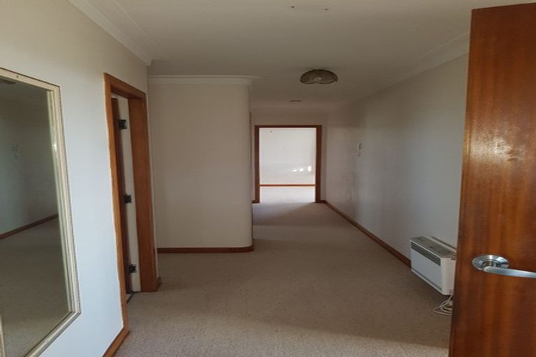 Photo of property in 5 Hillcrest Street, Glen Avon, New Plymouth, 4312