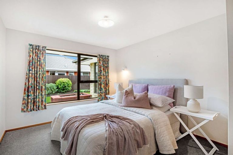 Photo of property in 10 Innisfree Place, Northwood, Christchurch, 8051