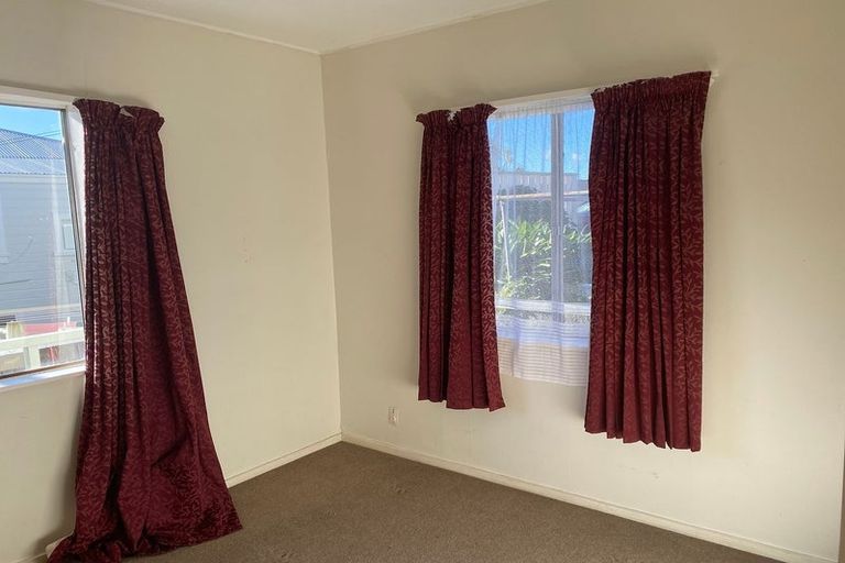Photo of property in 2 Overtoun Terrace, Hataitai, Wellington, 6021