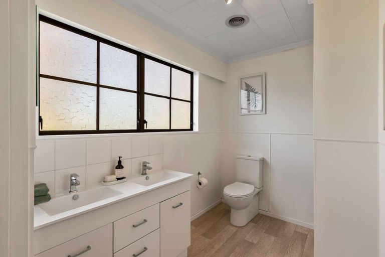 Photo of property in 5 Aiken Road, Saint Johns Hill, Whanganui, 4501