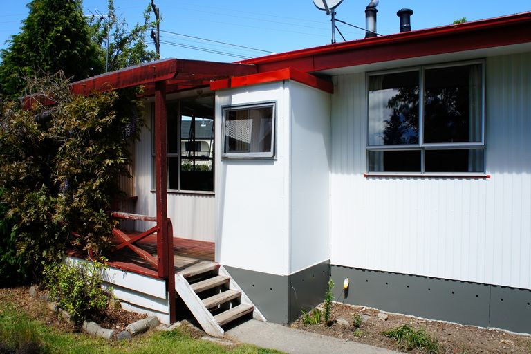 Photo of property in 16 Rata Road, Twizel, 7901