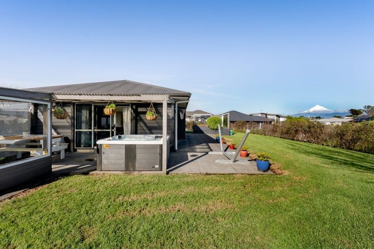 Photo of property in 28a Jules Crescent, Bell Block, New Plymouth, 4312