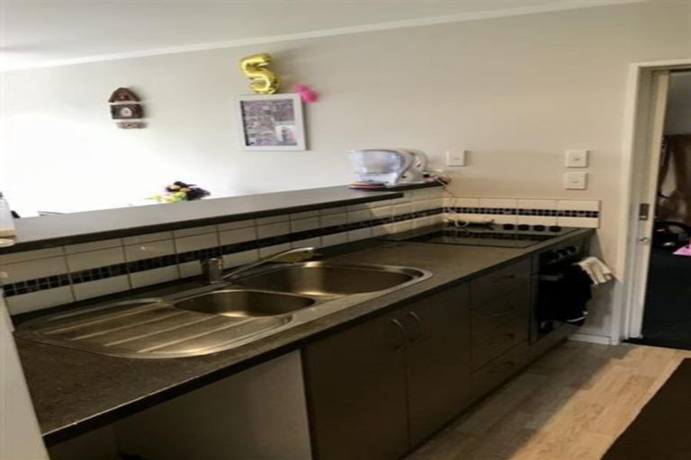 Photo of property in 3/27 Halsey Road, Manurewa, Auckland, 2102