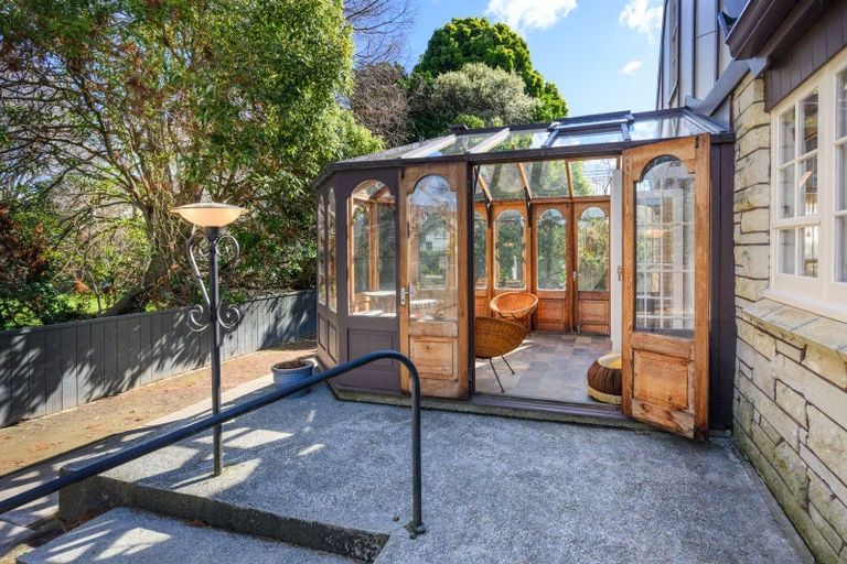 Photo of property in 31 Redwood Grove, Hokowhitu, Palmerston North, 4410