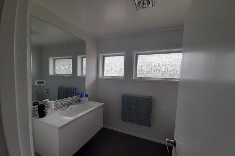 Photo of property in 1/61 Mcclintock Road, Massey, Auckland, 0614