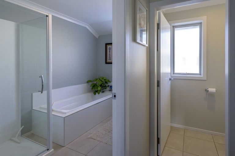 Photo of property in 18 Gladys Place, Levin, 5510