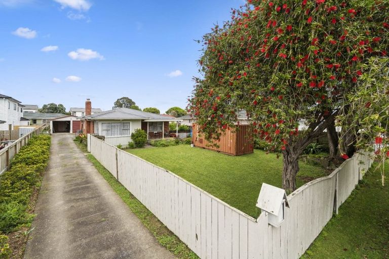 Photo of property in 122 Buckland Road, Mangere East, Auckland, 2024