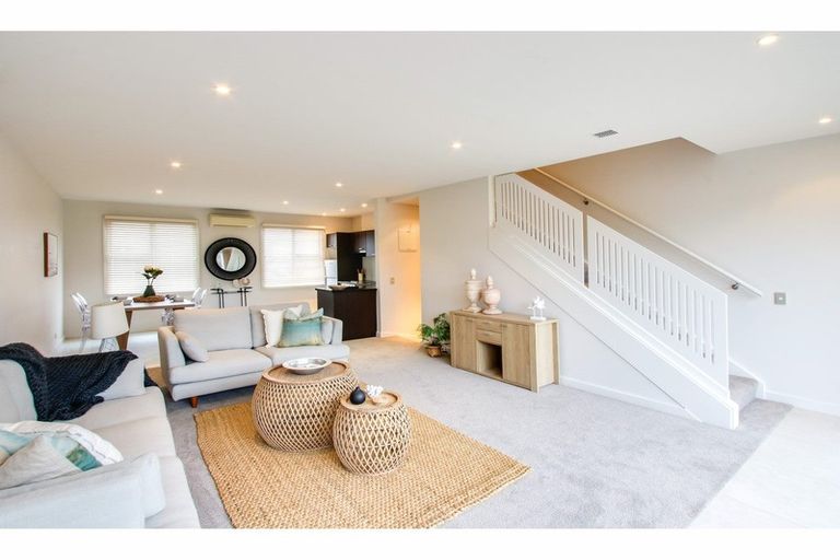 Photo of property in The Terraces, 10/9 Humber Street, Pandora, Napier, 4110