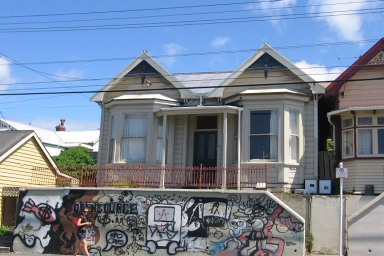 Photo of property in 16 Wallace Street, Mount Cook, Wellington, 6021