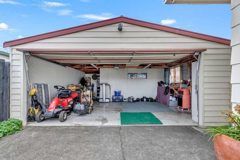 Photo of property in 8a Novelle Grove, Papamoa Beach, Papamoa, 3118