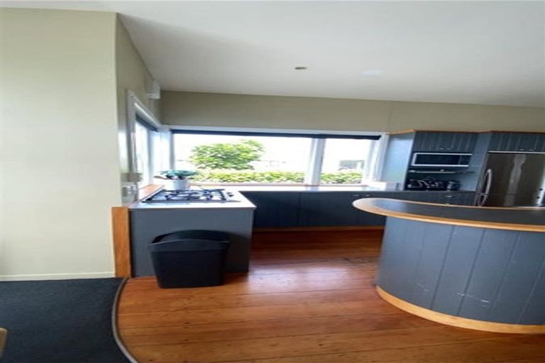 Photo of property in 301 Karaka Bay Road, Karaka Bays, Wellington, 6022